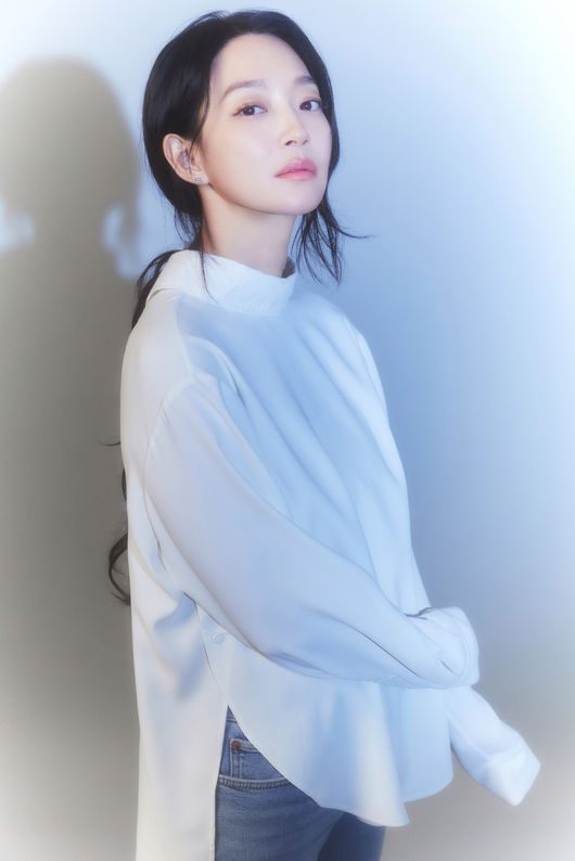 영화 눈동자 신민아